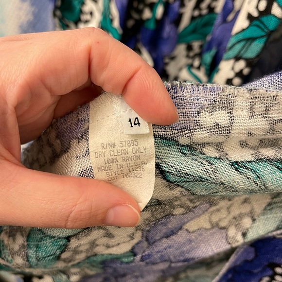 Gorgeous long vintage Blazer, size 14 - Picture 9 of 12